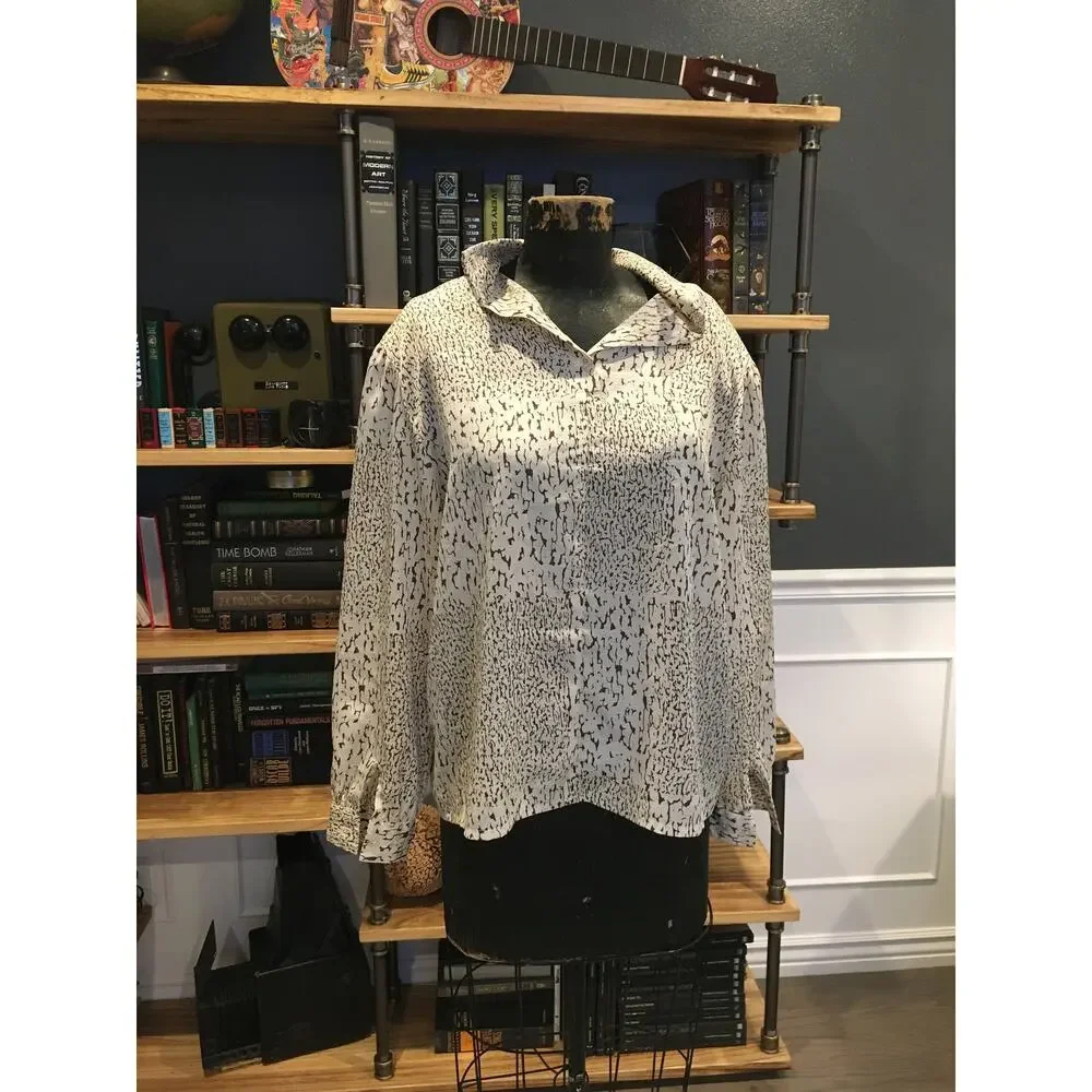White, Blouse, Pullover, Tiger Pattern, Long Sleeve, Collared Neck, Clothing,